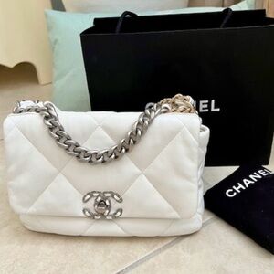 Chanel 19 medium white purse